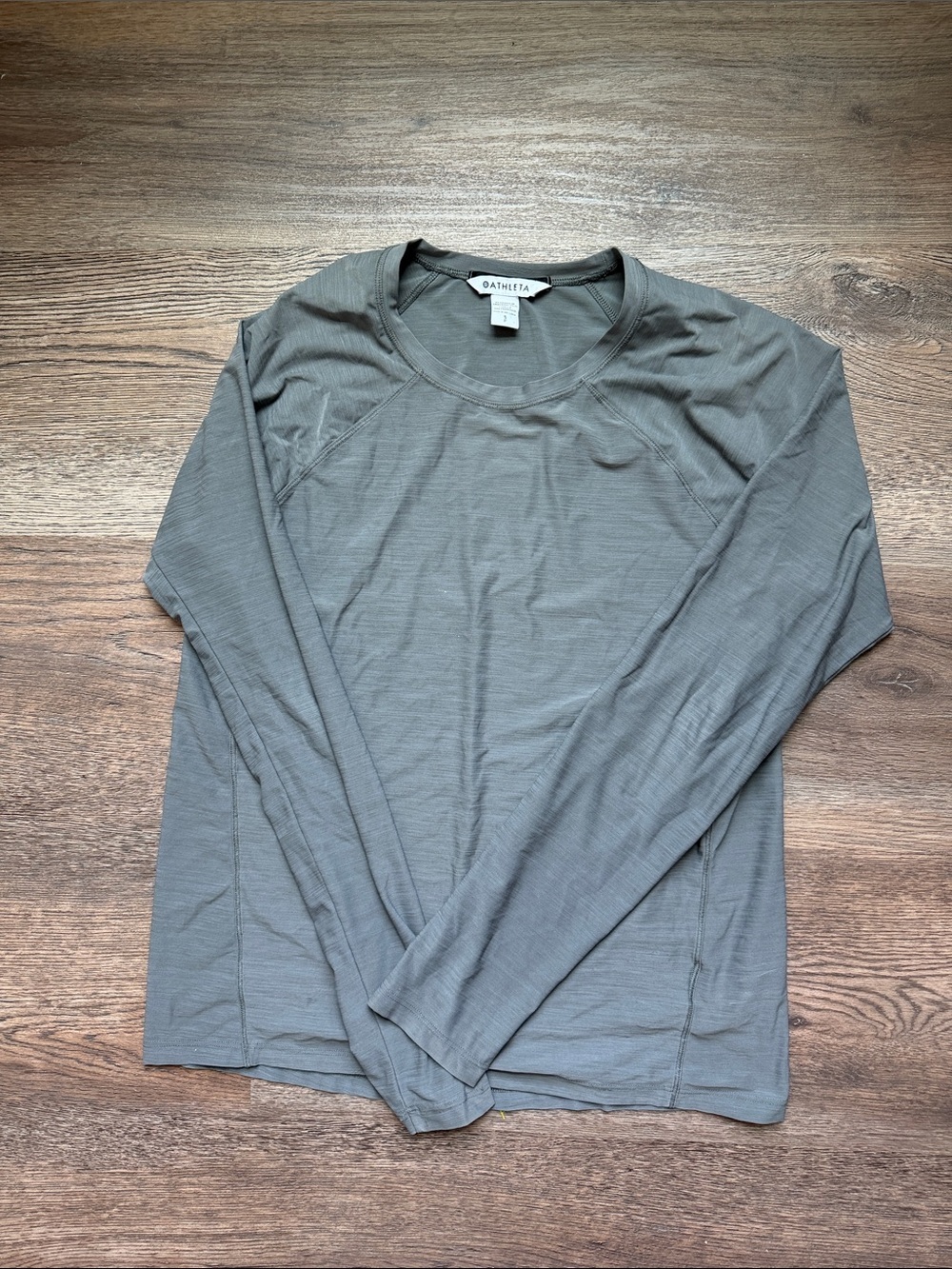 Athleta women’s Long-Sleeve Crew Neck Shirt — Gray